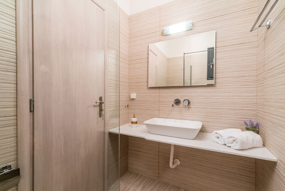 Elmara Luxury Villa 1 - Next to the Beach