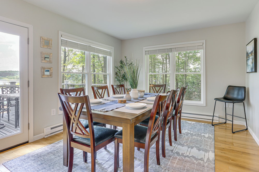 Boat, Fish & Unwind: Waterfront Gem in Pocono Mtns