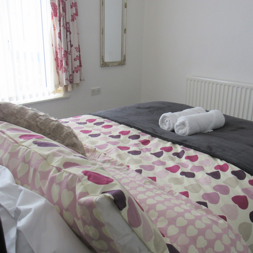 Spacious Flat Fenham view 4