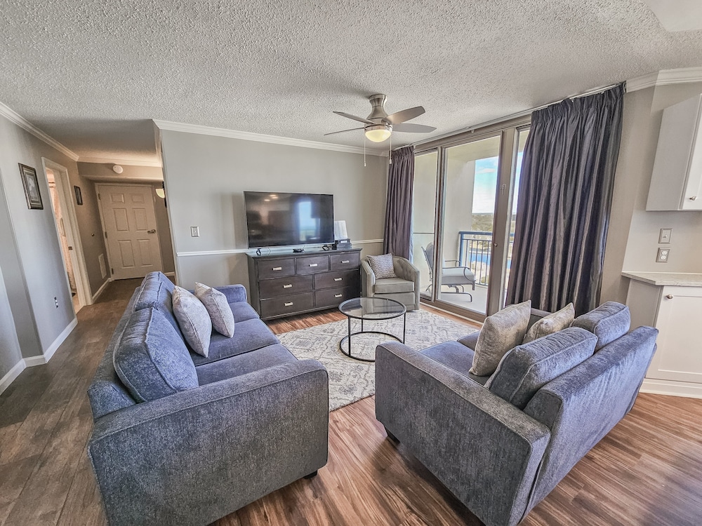 1707 Brighton, impressively remodeled, 3 bedroom ocean view 3 Condo