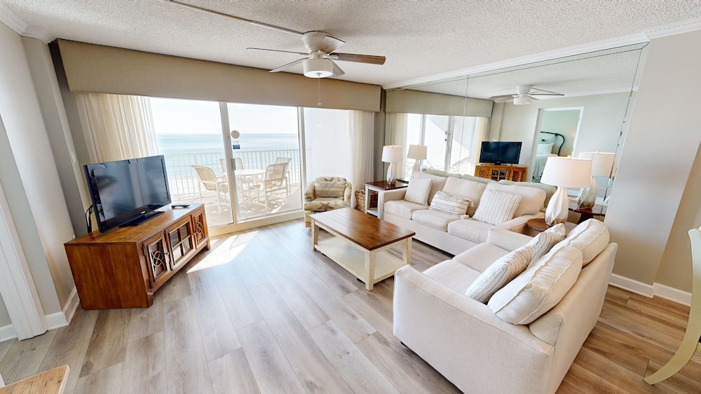 Beach House 202a 2 Bedroom Condo