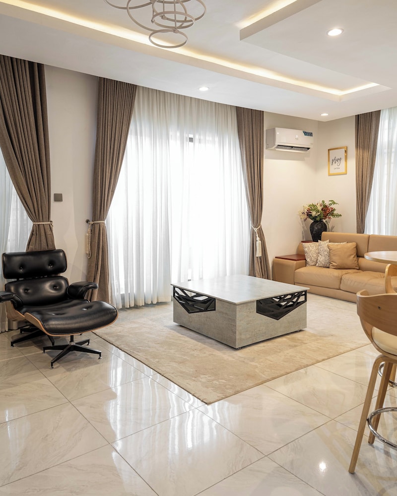 George Residence Ologolo Lekki