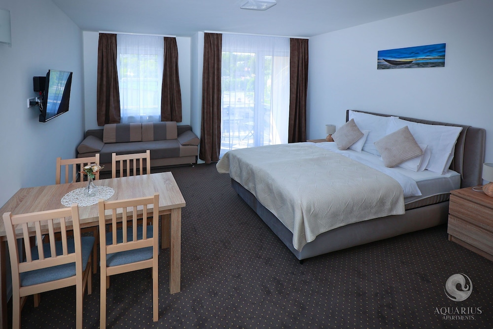 Aquarius Apartments