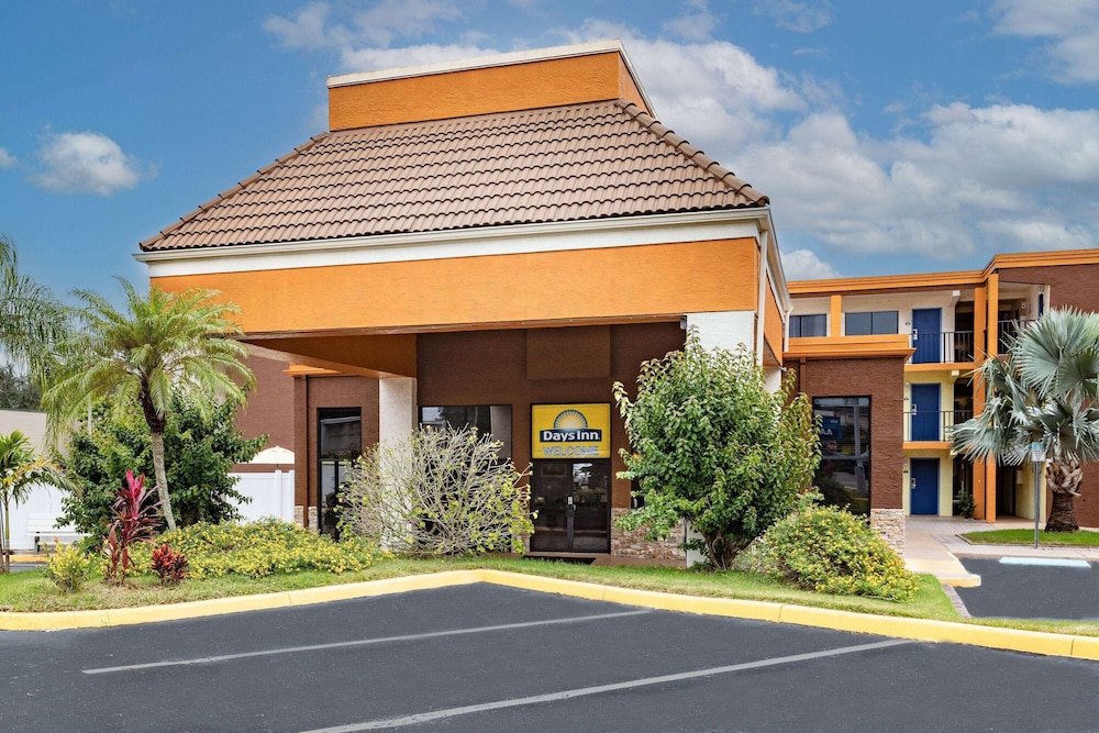 Days Inn by Wyndham N Orlando/Casselberry - Property Image 4
