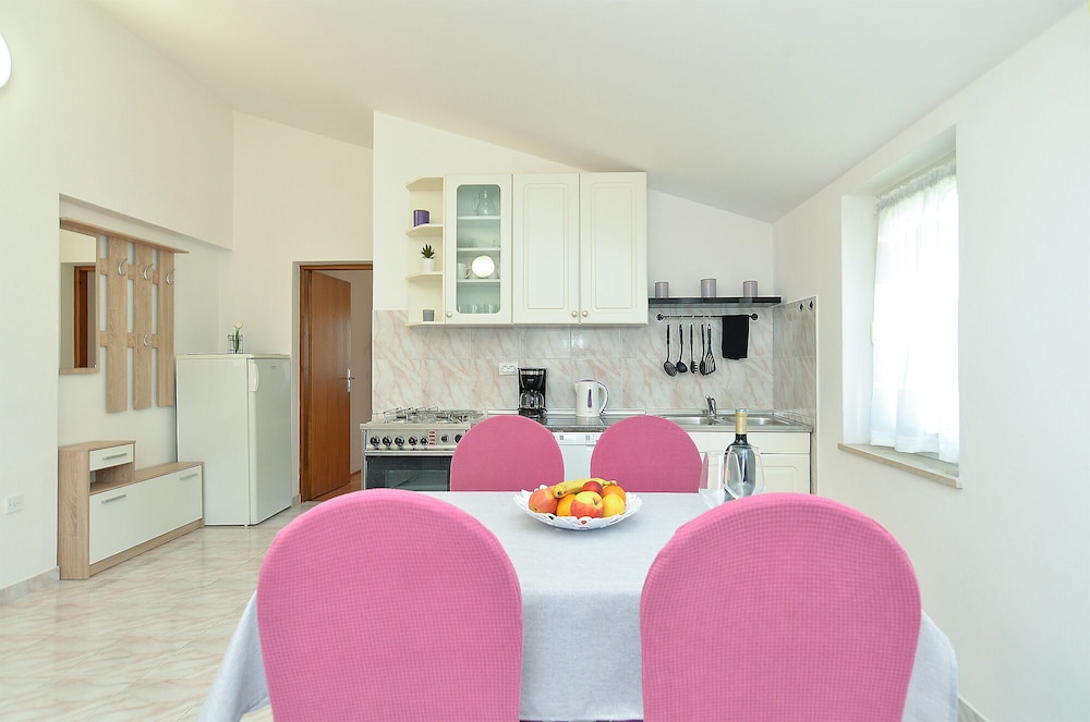Apartments Emil 596