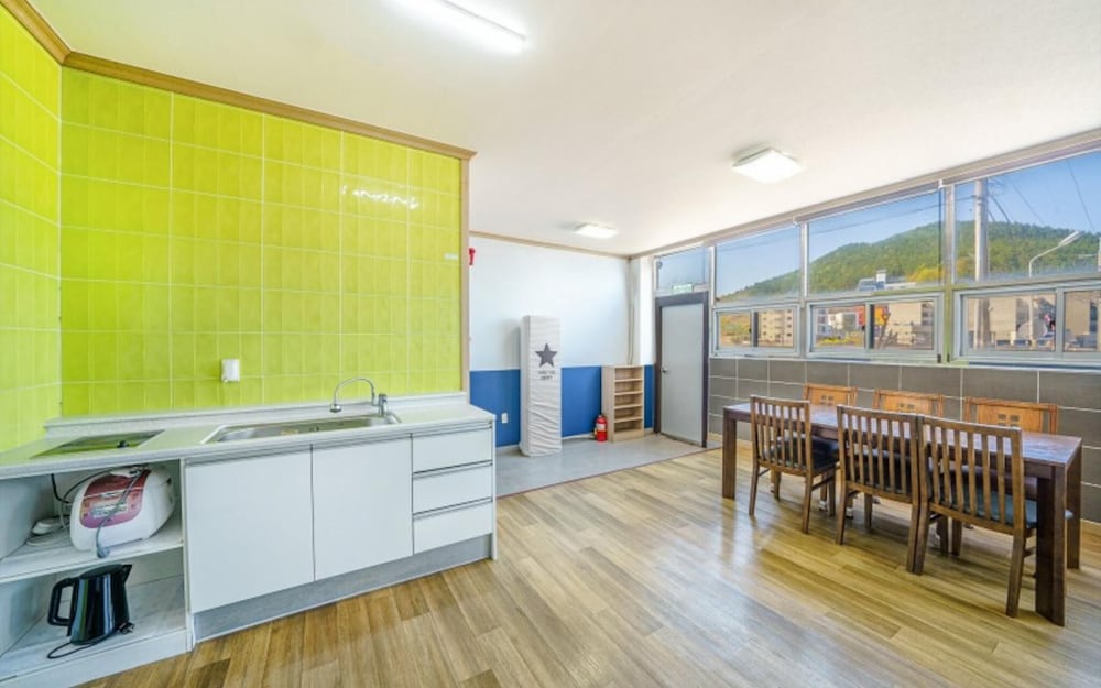 Geojedo Ocean View Dumo Mongdol Pension