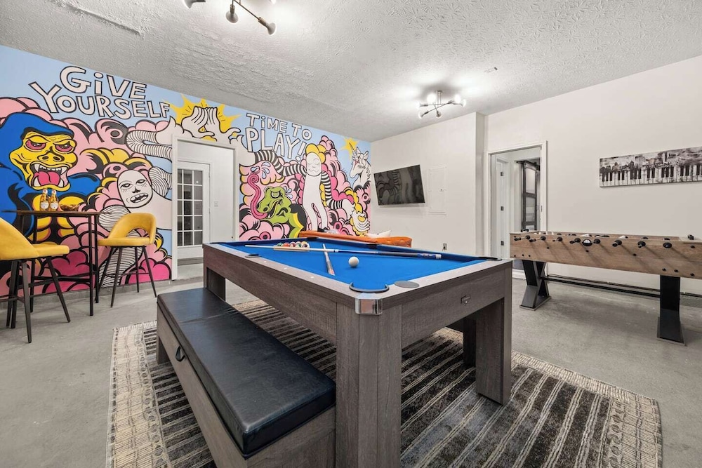 ATL Patio Paradise Pool Hottub Theater Gmrm B-ball