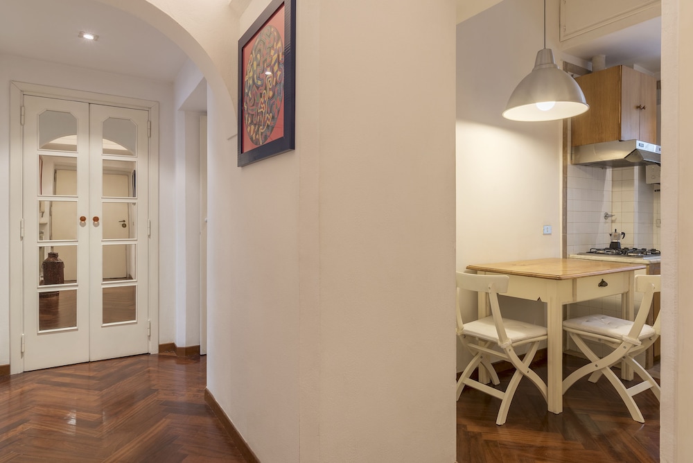 Trastevere Elegant Apartment