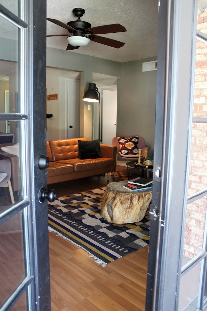El Chuco Home W Pool Pool Table 15 min Downtown
