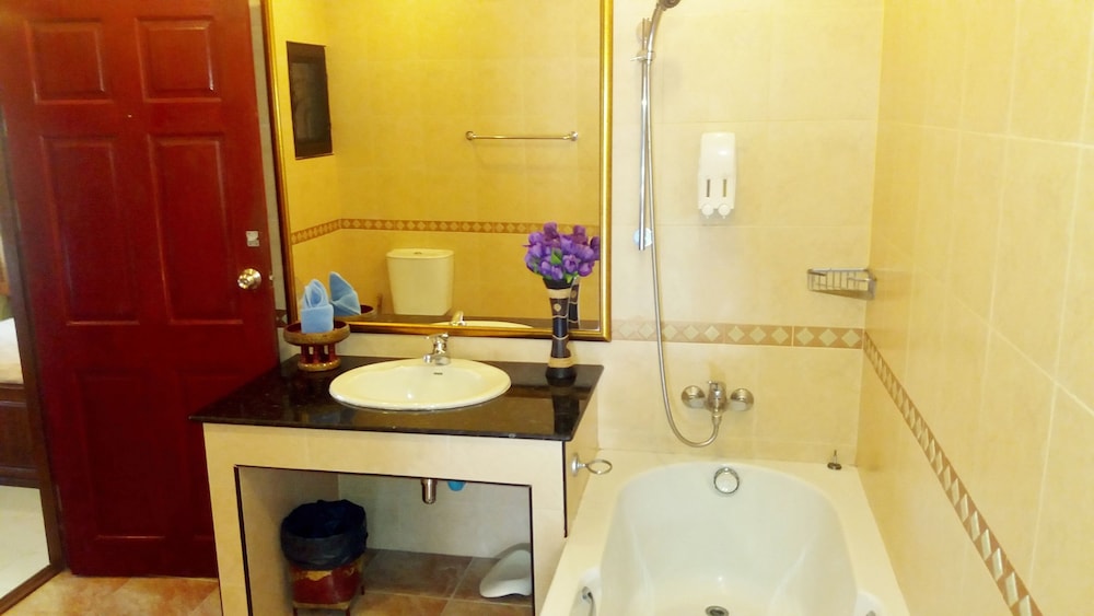 Baan Laksee Pool Villa