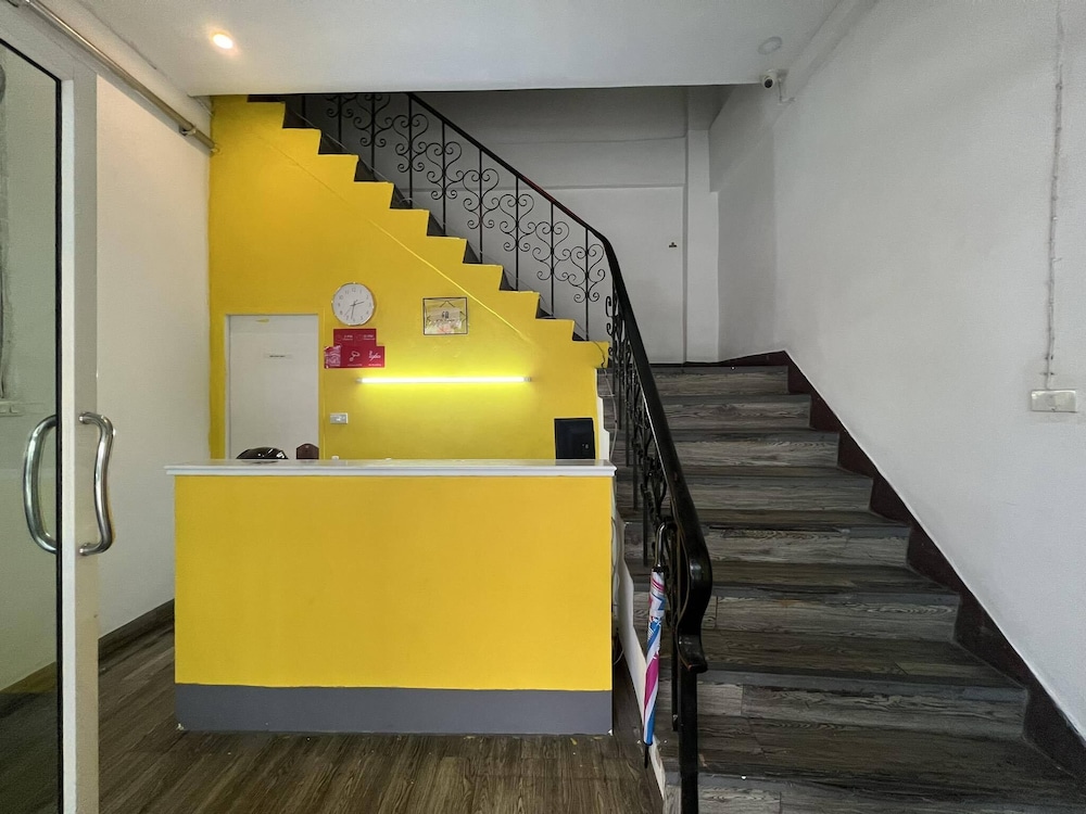 comfy crib hostel