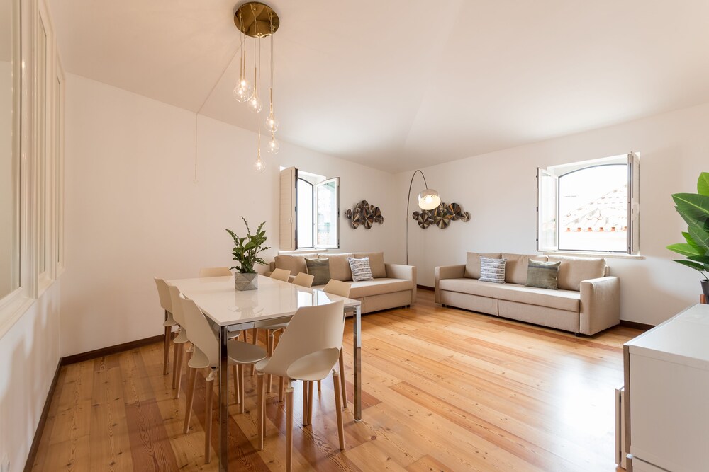 Alfama Modern Two-Bedroom Apartment w/ River View and Parking - by LU Holidays