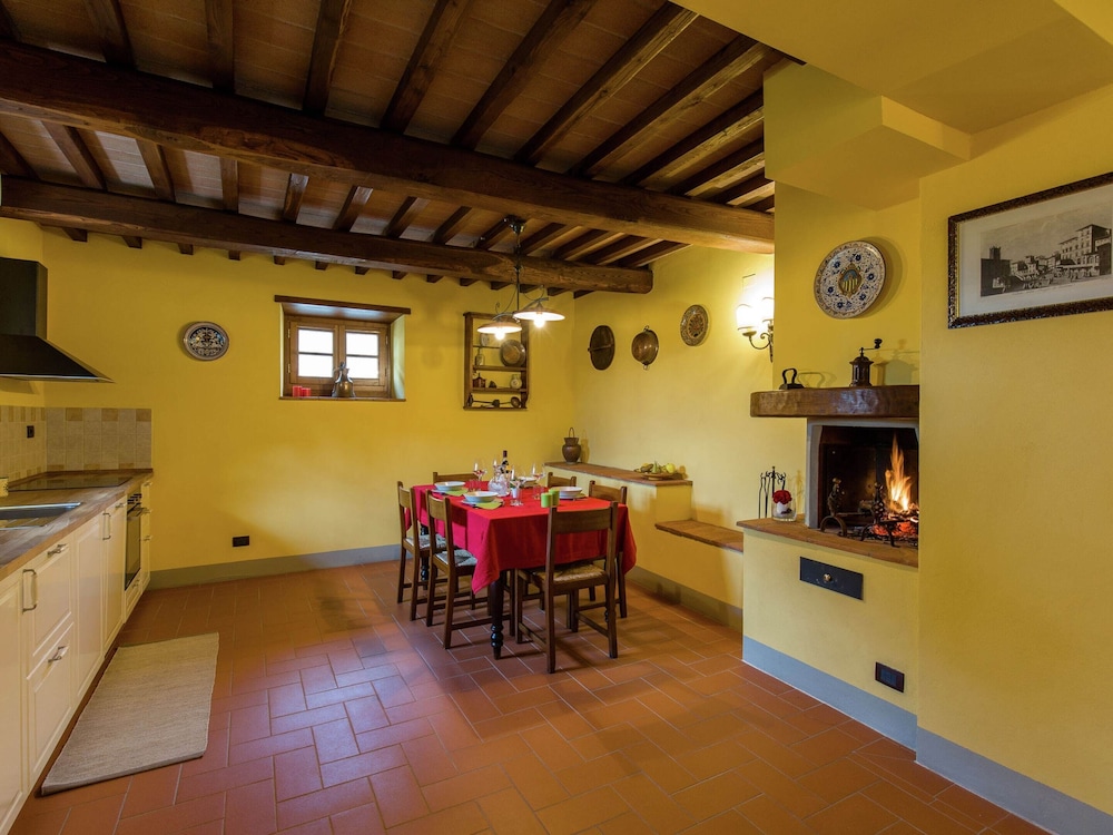 Villa in Cortona With Pool and Val di Chiana View view 4