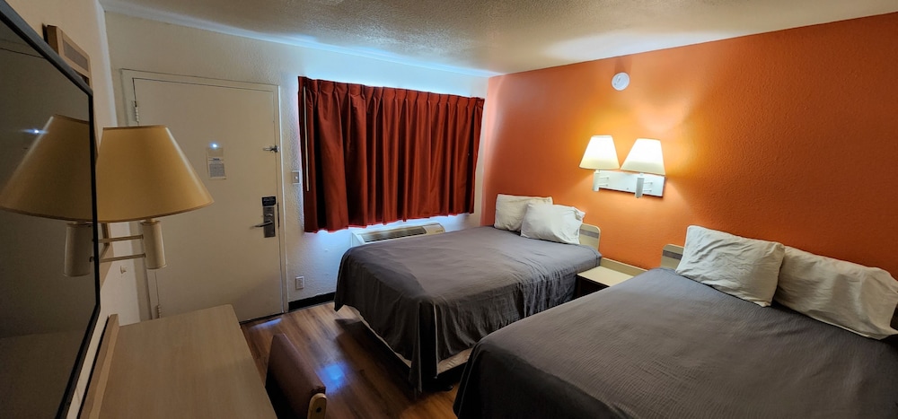 AMERICAN INN