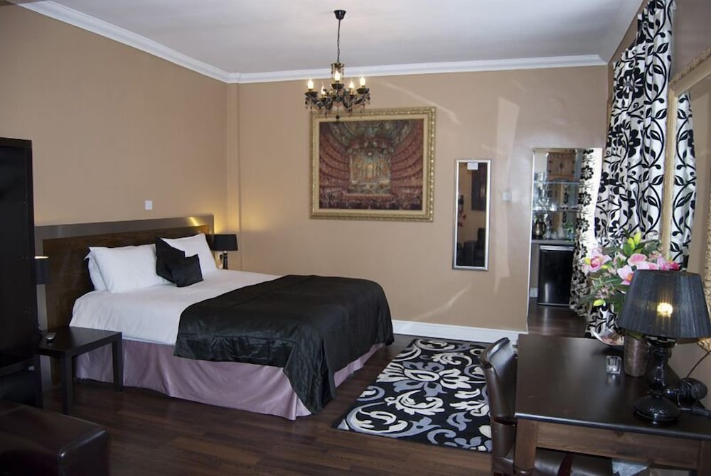 Warrington Vacations - Villaggio Hotel  Restaurant - Property Image 5