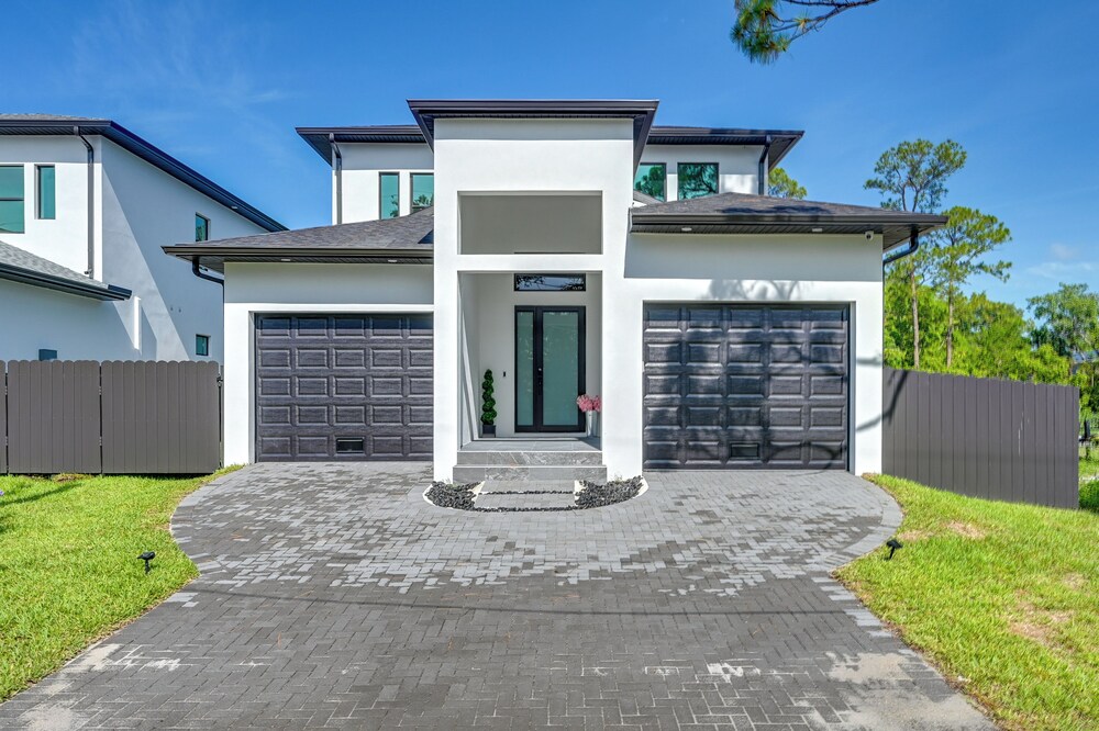 3 Mi to Naples Beach: Luxurious Home w/ Pool!
