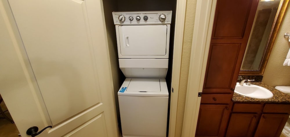 Bp122cp Mediterranean-style Condo 9 Miles To Disney World 3 Bedroom Condo