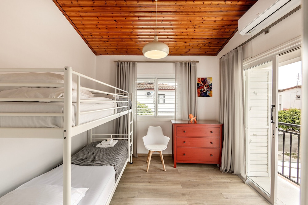 Larnaca Seaside Villa Marina 43