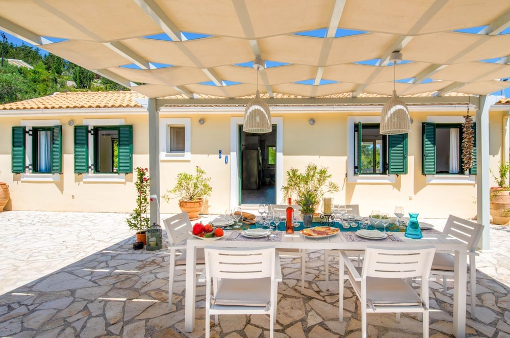 Beach House Sophia in Paxi