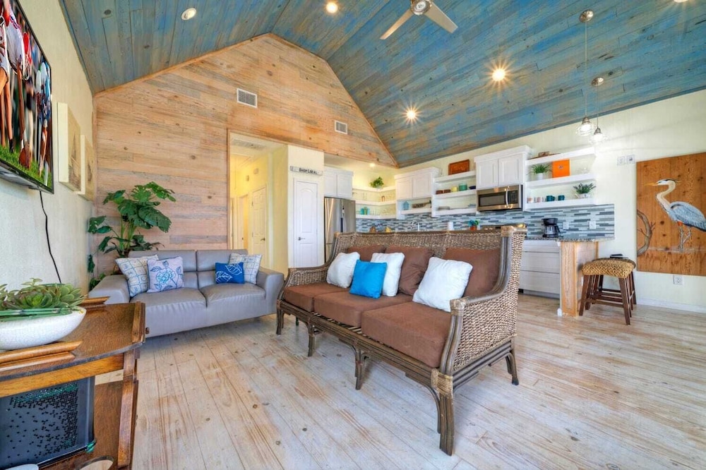 2 Waterfront Homes w/ Views, Pool, Boat Dock Laguna Village Oasis by Avantstay