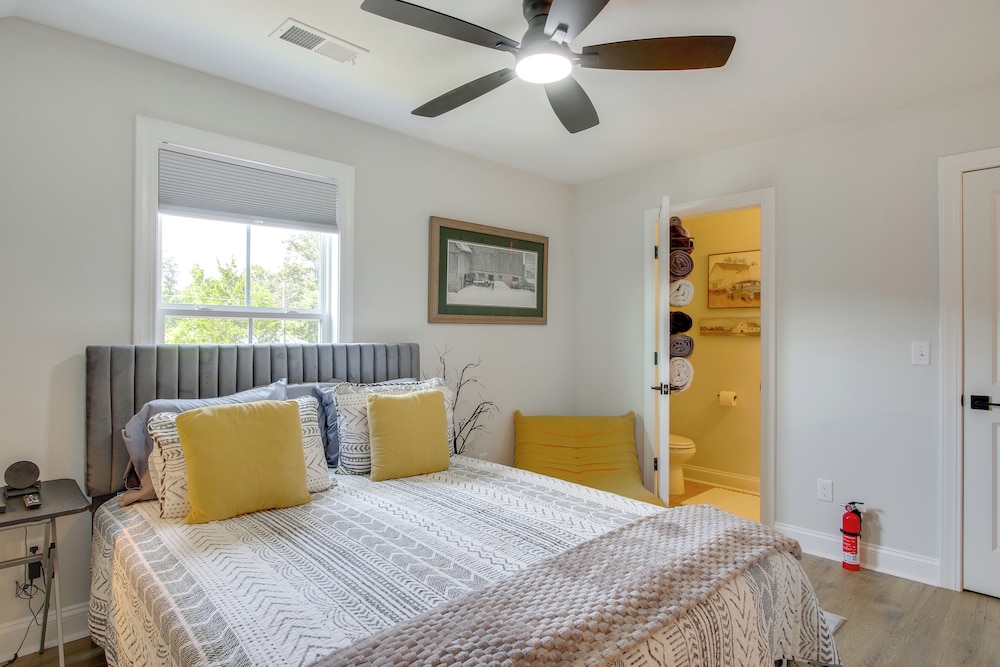 Walk to Marina: Lake Greenwood Retreat w/ Hot Tub