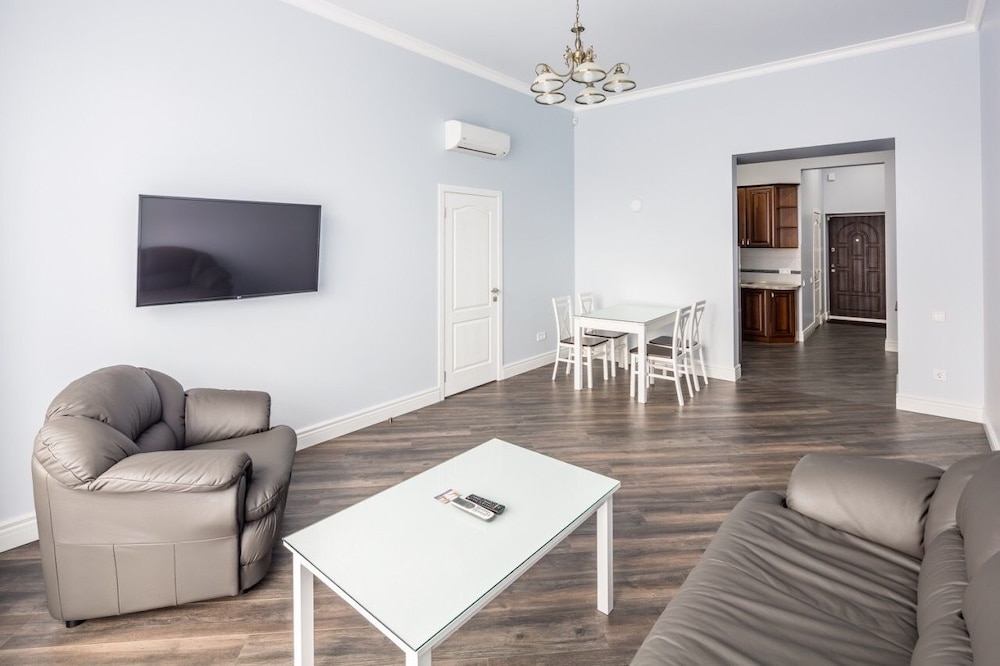 ASAO Apartments Walking Center Zone