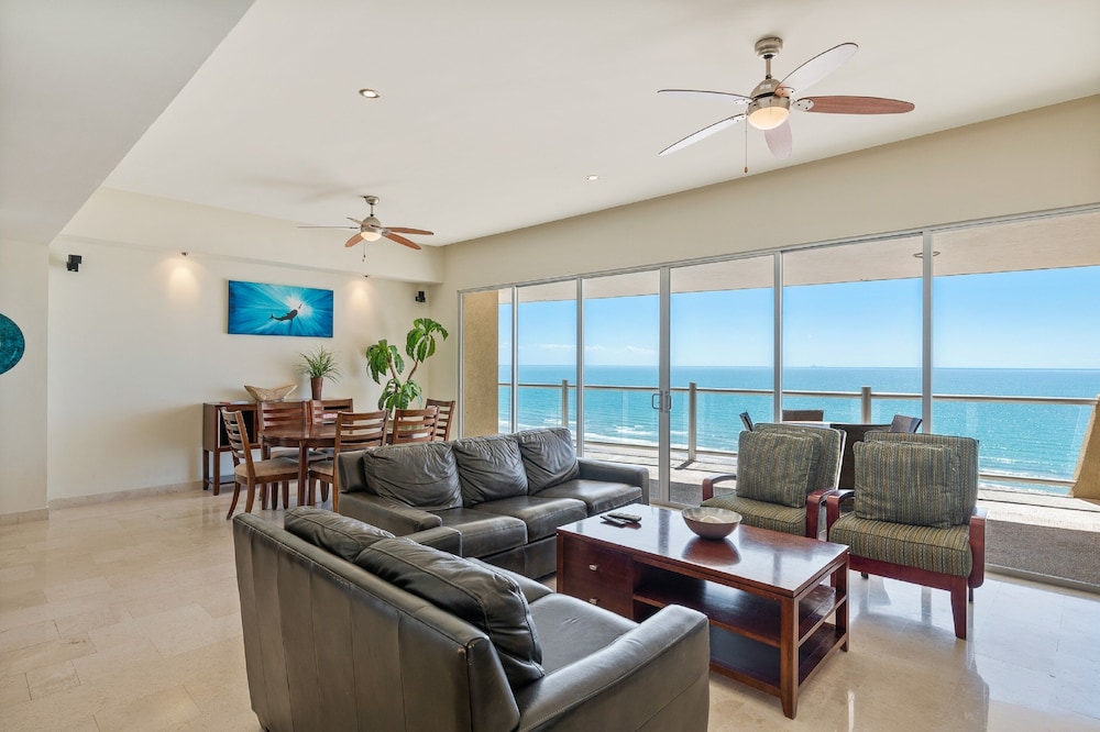 Encanto Living 1101 -2BR by Kivoya