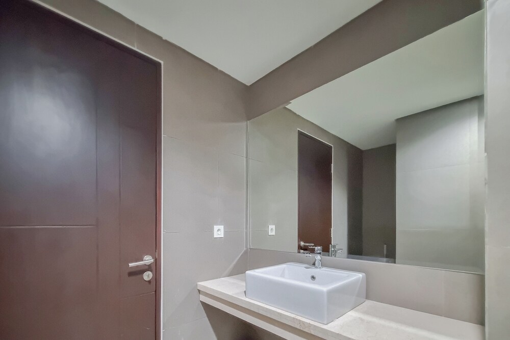 Minimalist 1Br At Patraland Amarta Apartment