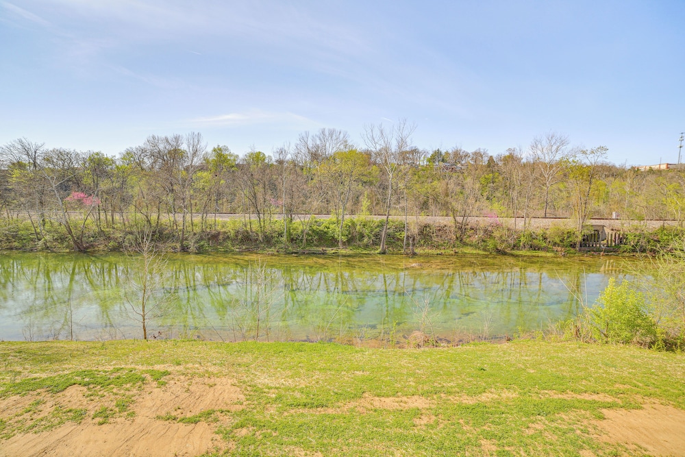 Walk to Branson Landing: Condo w/ Resort Amenities