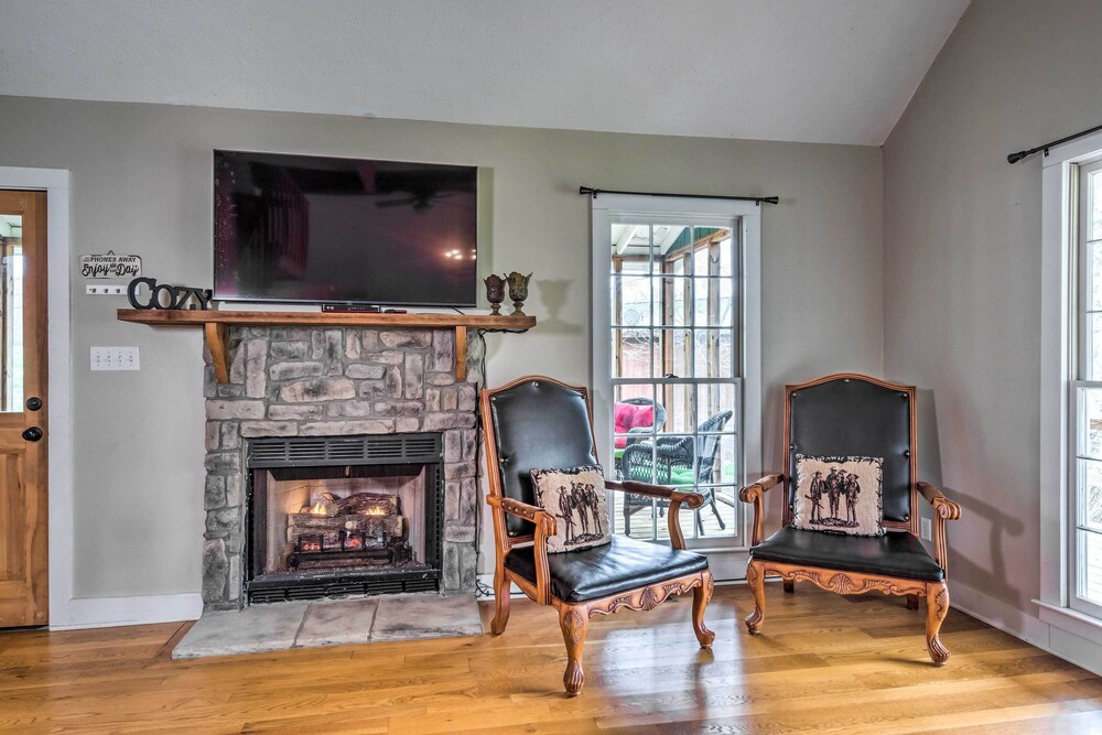 Lewisburg Vacations - Bright Green Gables Cabin: Hike, Swim BBQ - Property Image 7
