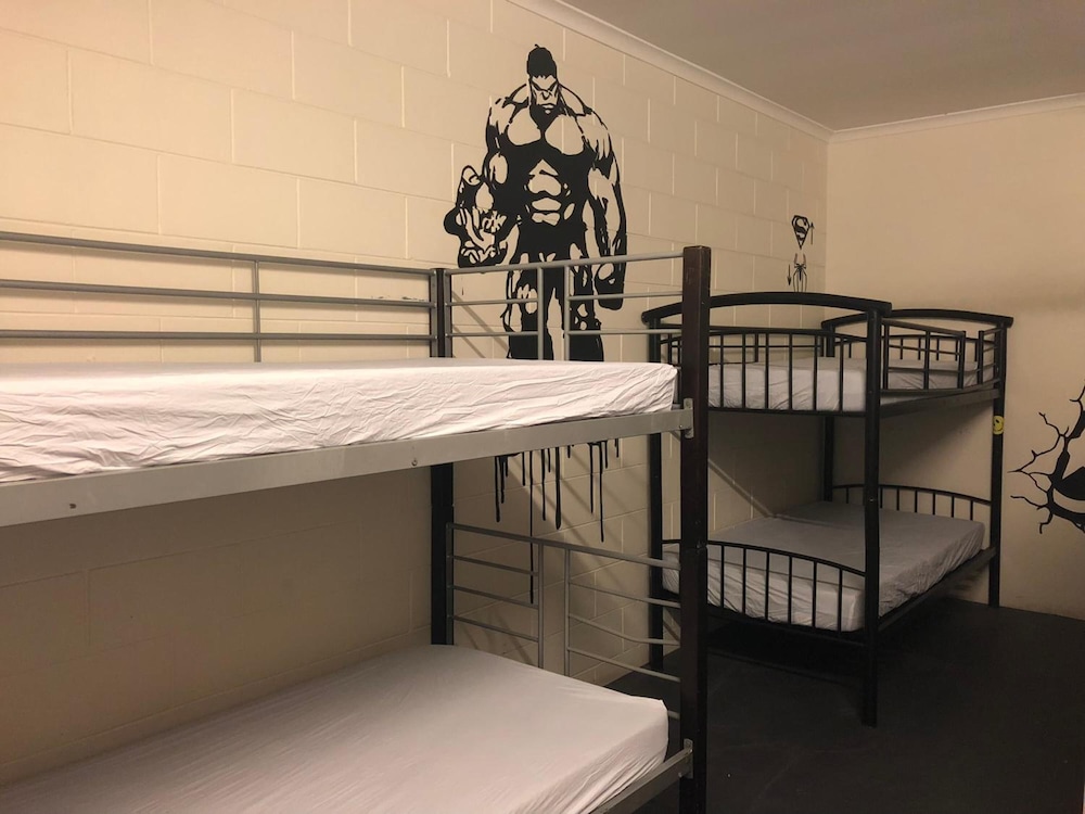 Frogshollow Backpackers