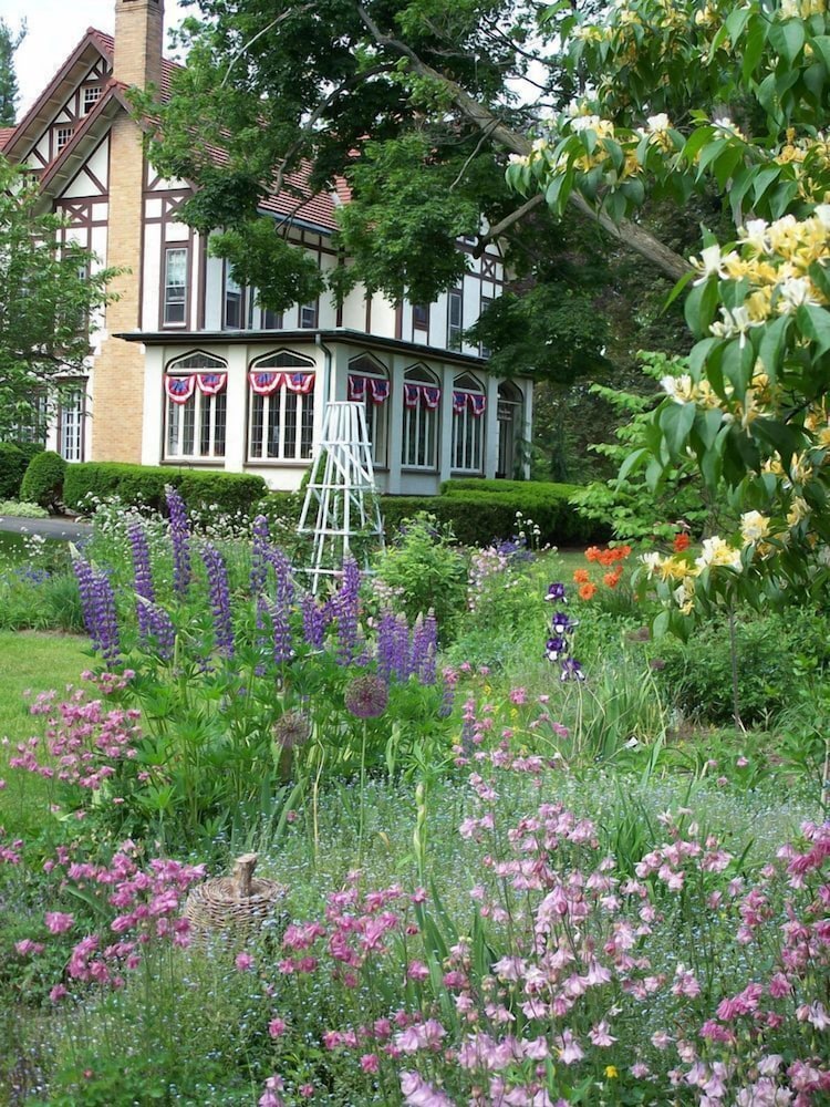 Vintage Gardens Bed & Breakfast