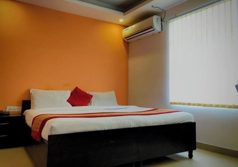 Hotel Aryan Residency Near Delhi Airport