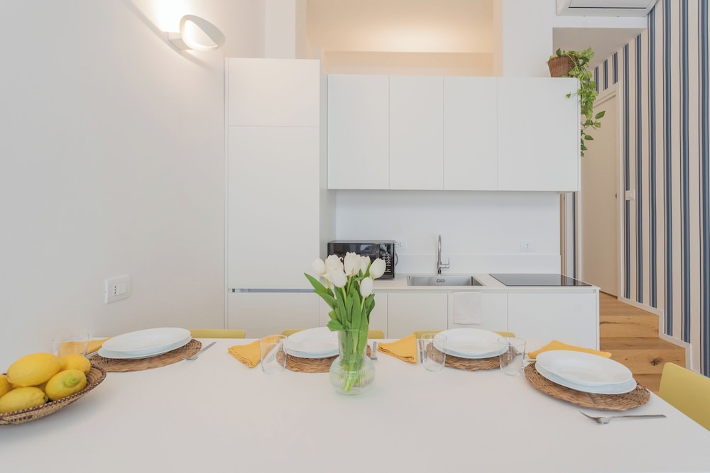 A Step From the Lake Apartment by Rent all Como
