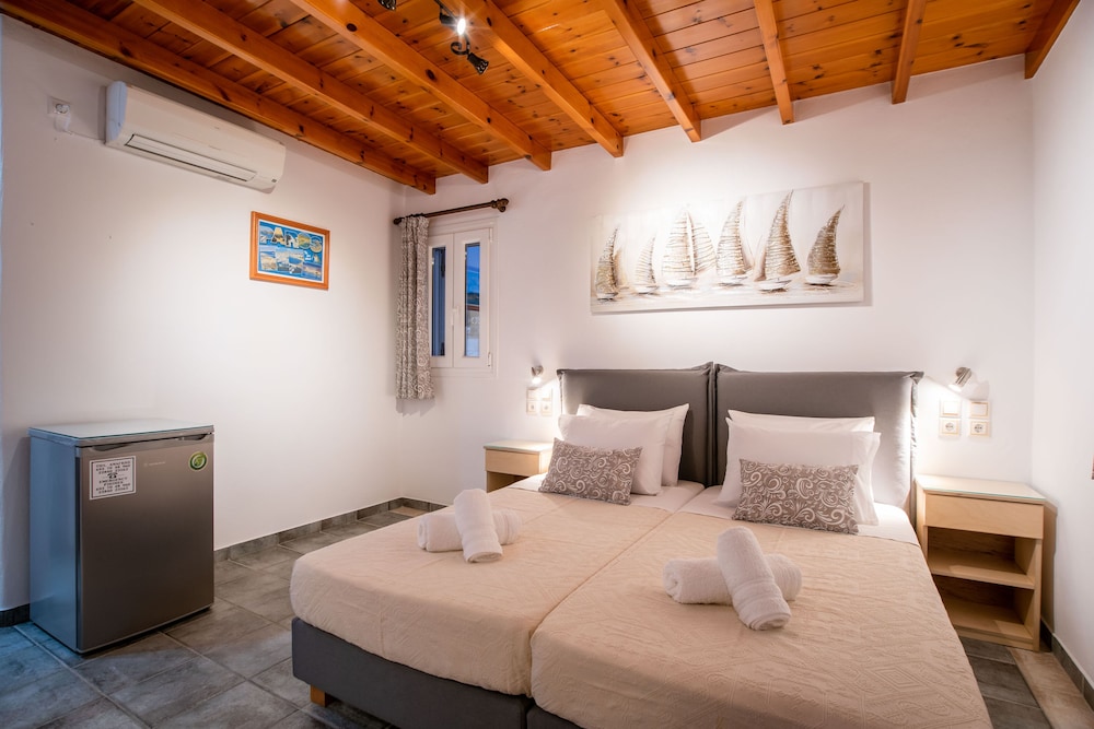 Kontaratos Studios & Apartments