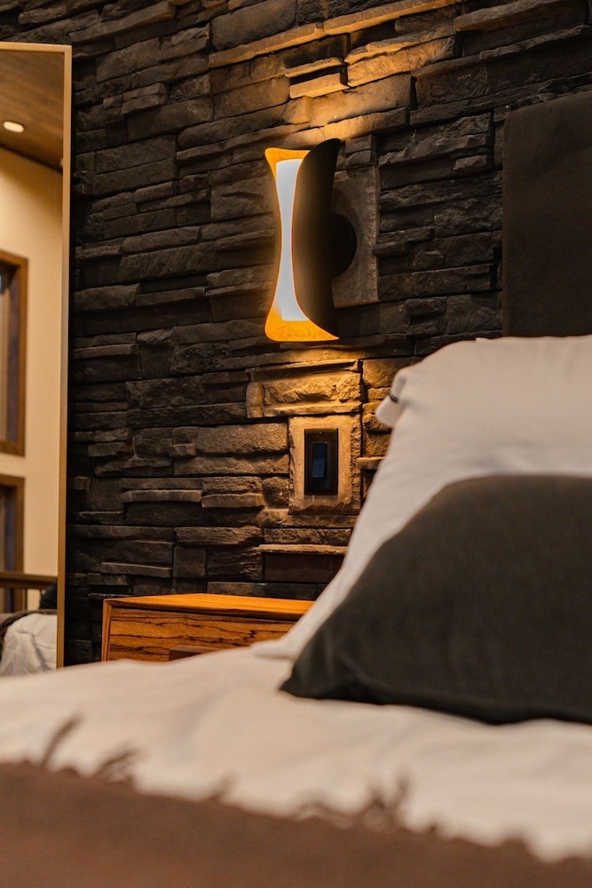 Reflections 1 Bedroom Cabin