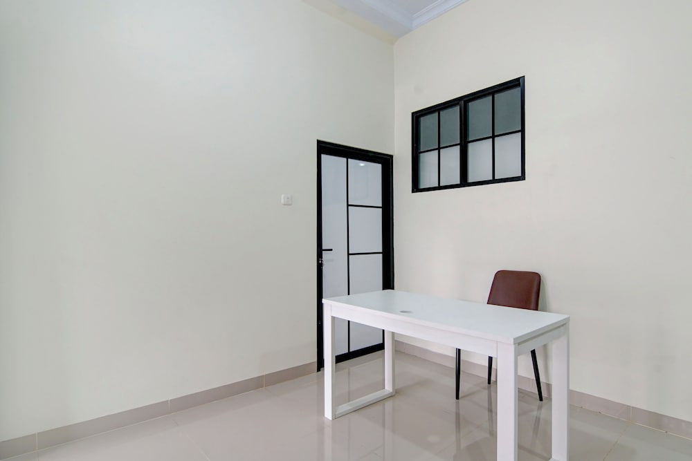 OYO 94758 Kamila House
