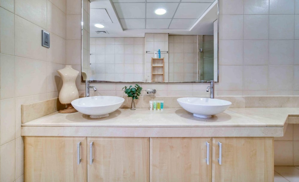 Chic Beachside 3BR Living at the Palm