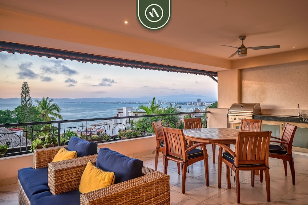 Oceanview 3 BR Condo - Amazing View From Terrace