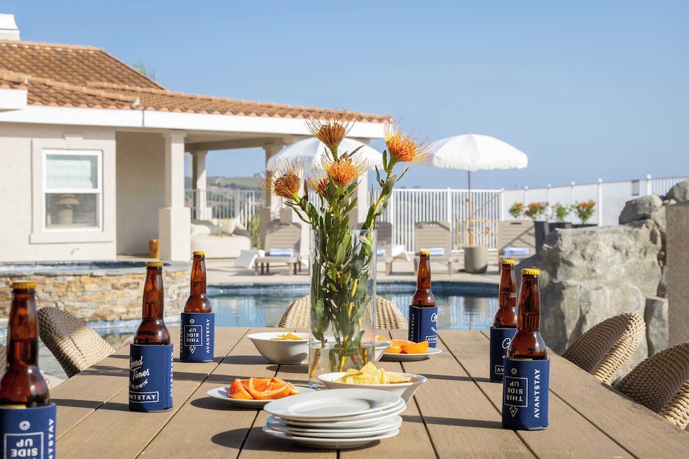 Pool, Views, Hot Tub, Fire Pit & Arcade Vista Clara by Avantstay