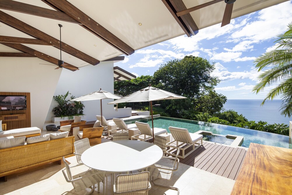 Villa Belvedere Pacific Sunsets 2 Private Pools