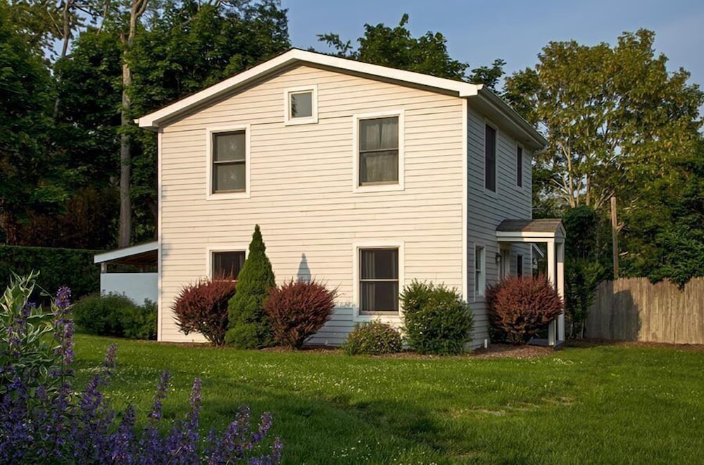 Shelter Island House