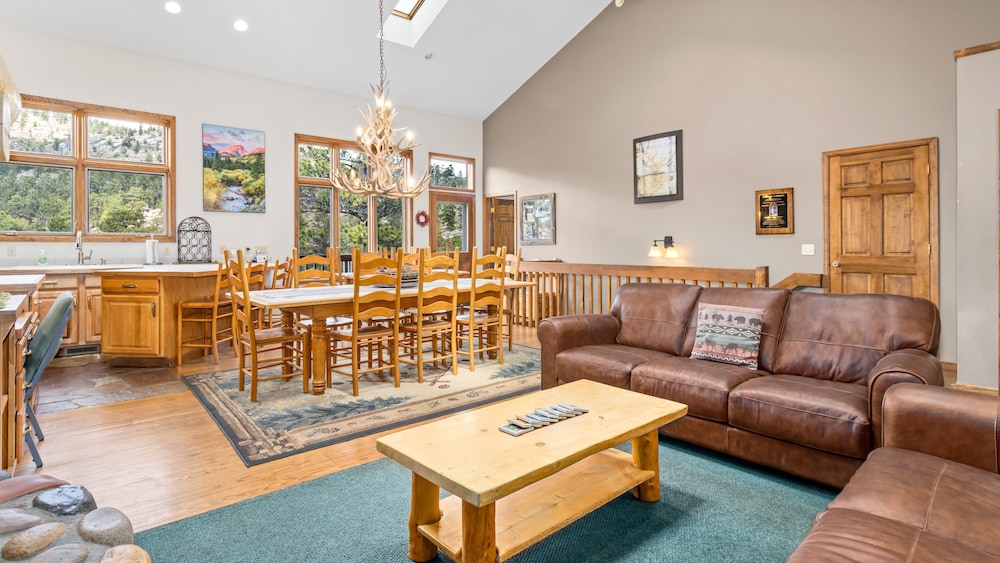 Cascade Mountain Home By Estes Park Homes 6 Bedroom Home