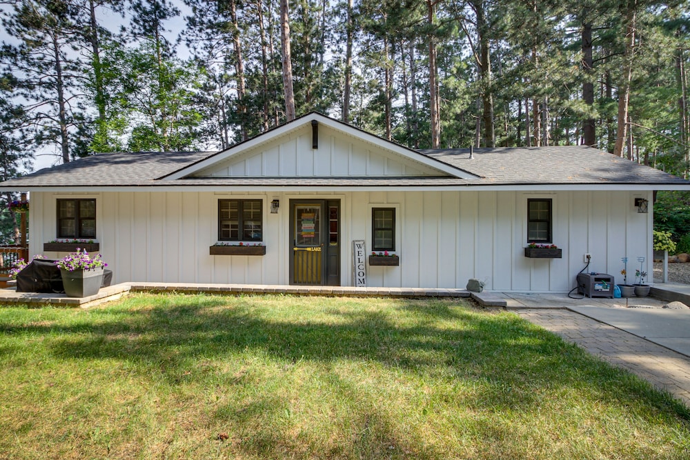 Cozy Minnesota Cabin Stay w/ Sibley Lake Access! view 2