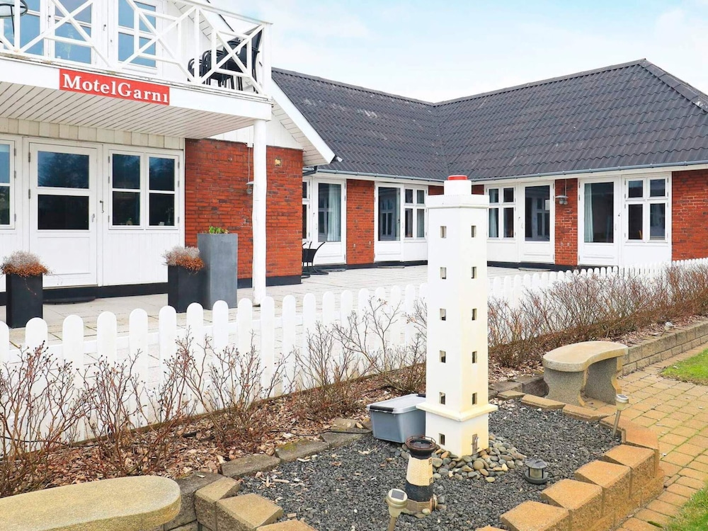6 Person Holiday Home in Blavand view 4