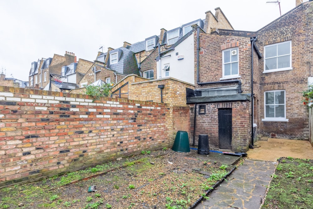 Spacious 3 Bedroom House With Garden - Hammersmith