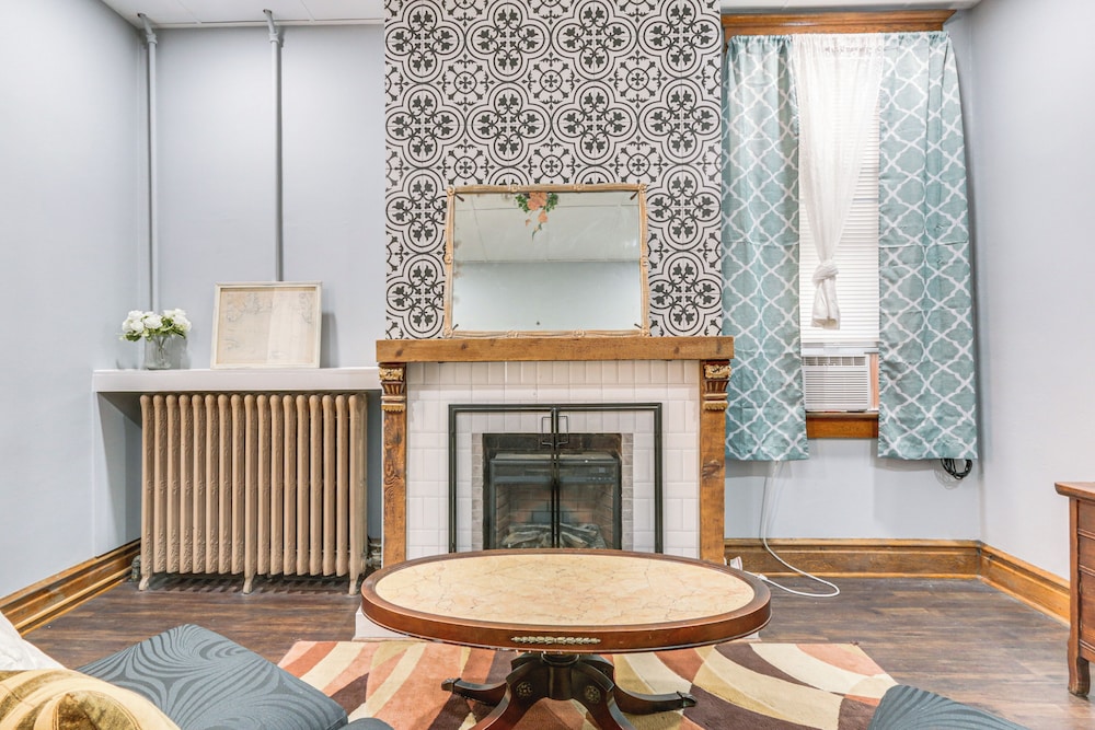 1 Mi to Dtwn Cumberland: Historic Apt w/ Patio!