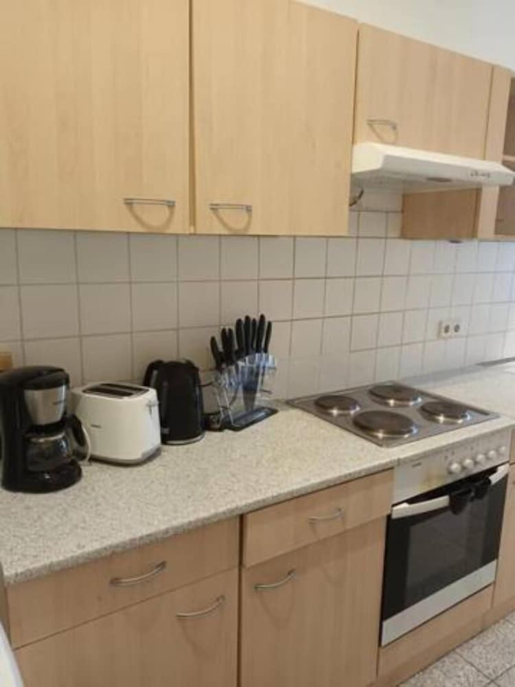 Designer Apartment - 5 min to Center