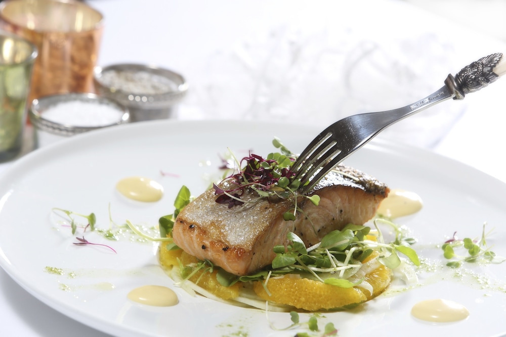 Farnham Vacations - Frensham Pond Country House Hotel  Spa - Property Image 3