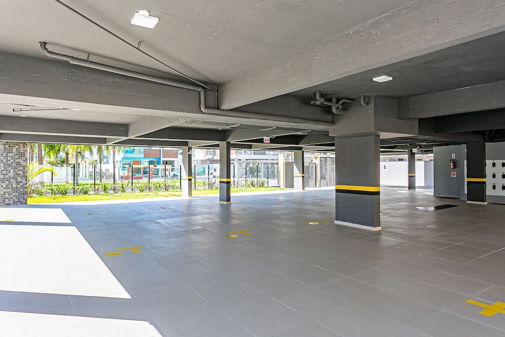 Studio c/ piscina no terraço 900m da praia STI102